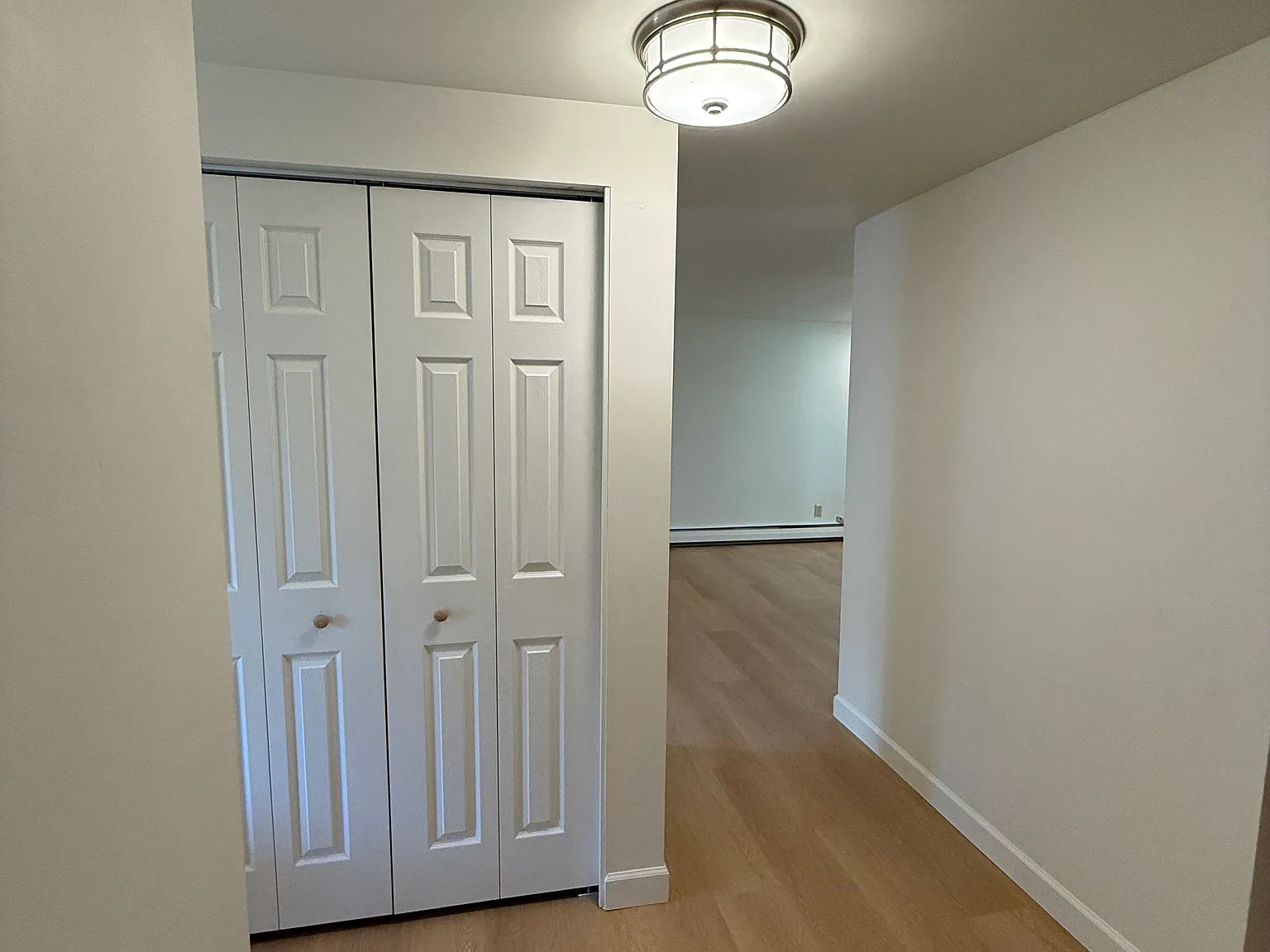 2 bed, 850 sqft, $1,695 — Photo 4