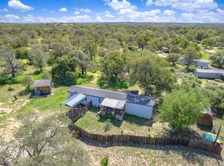 953 Forest Oaks Dr, Somerset, TX 78069