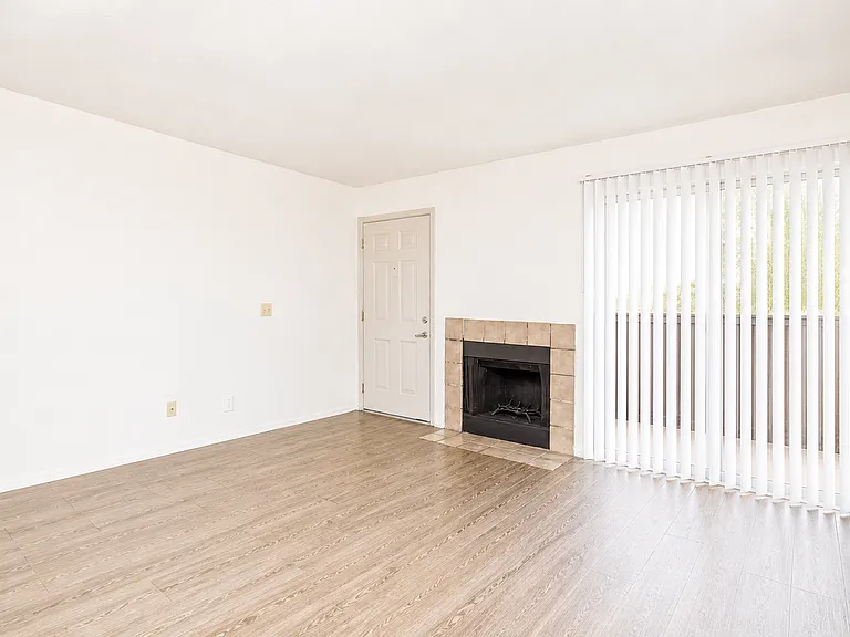 Riverbend Apartments — Photo 27