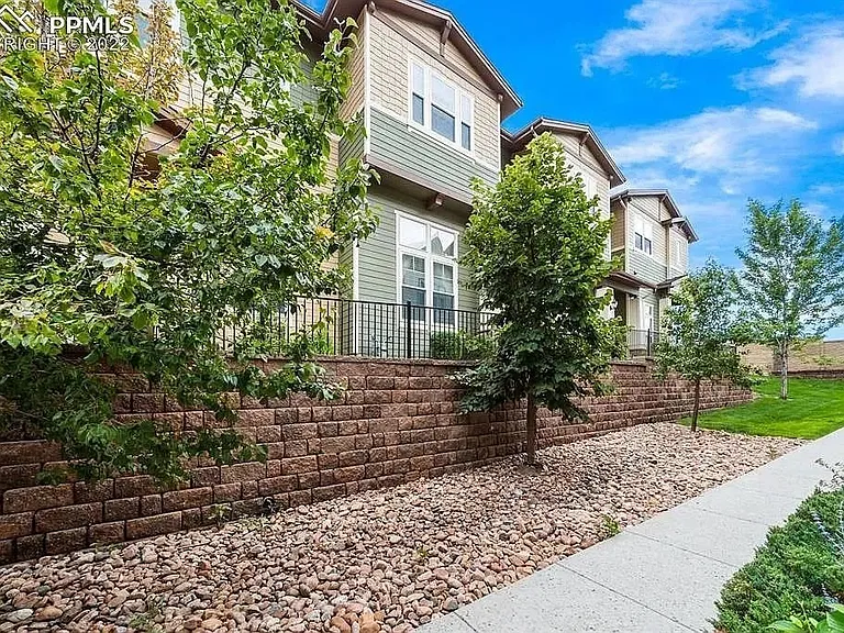 10618 Ouray Creek Point — Photo 2