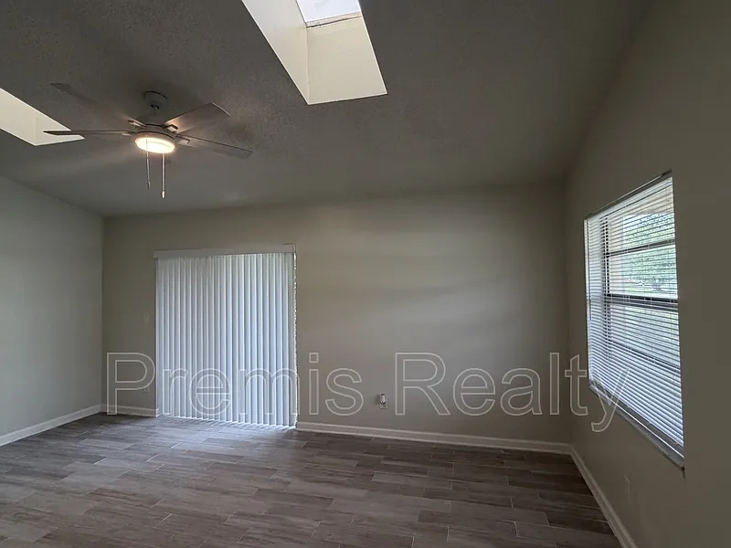 3 bed, 2.0 bath, 1150 sqft, $2,795 — Photo 3