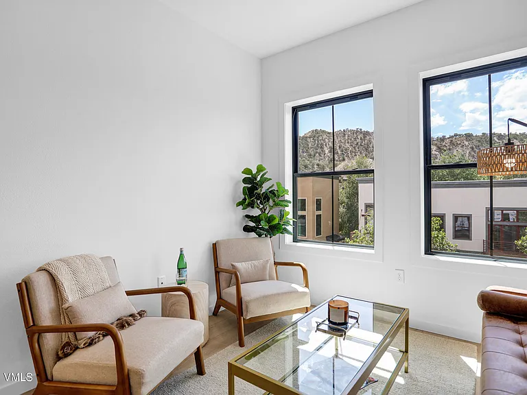 1200 Capitol St #201 — Photo 5