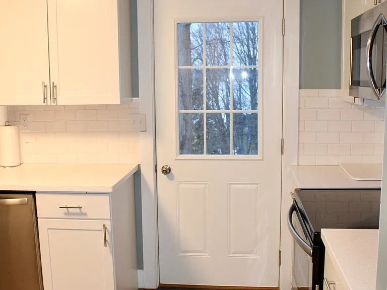 4932 S Shore Dr — Photo 5