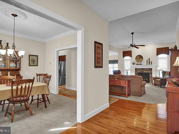 4th image of 83 Apple Blossom Ln