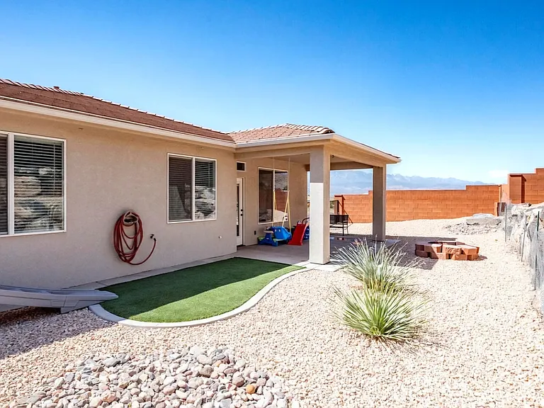 2305 S 630 W — Photo 4