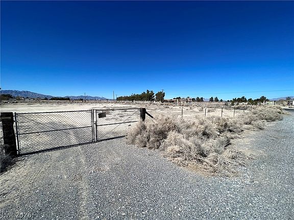 4th image of 5080 S Sunland Ave