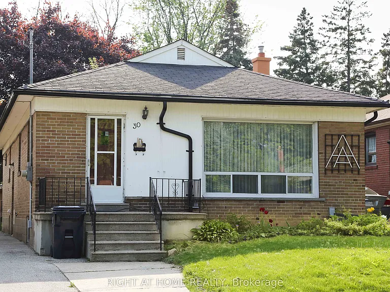 30 Northampton Dr — Photo 1
