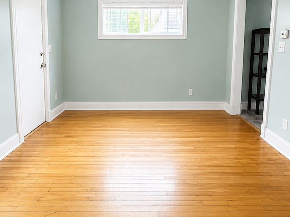 4th image of 238 Richmond Ave APT 1