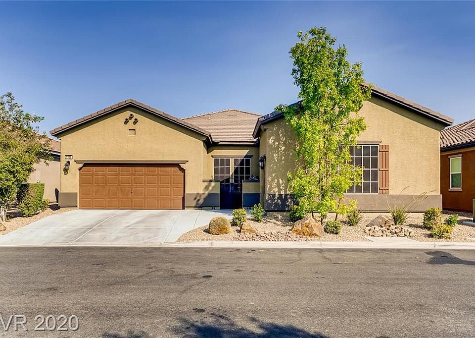 1st image of 7458 Desert Wildflower St
