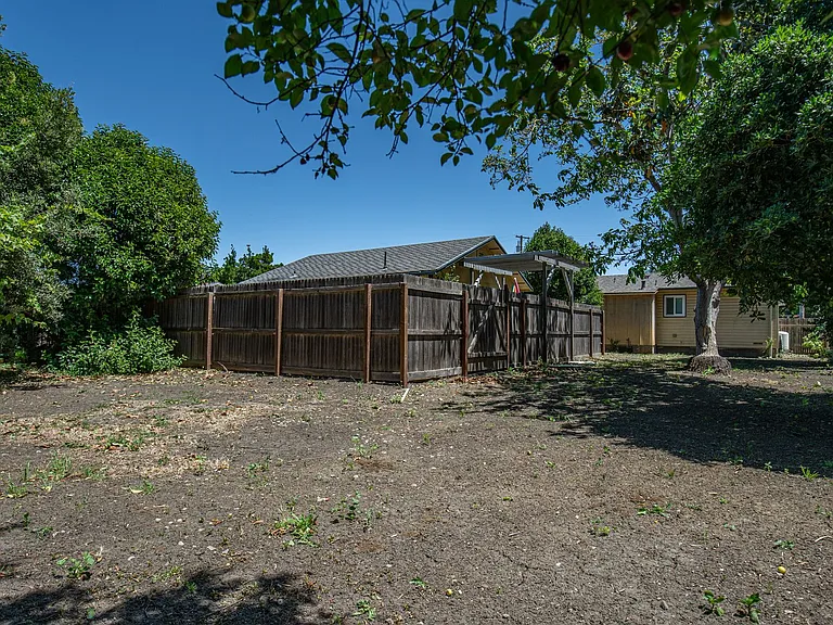 423 Hamilton Dr #A — Photo 16