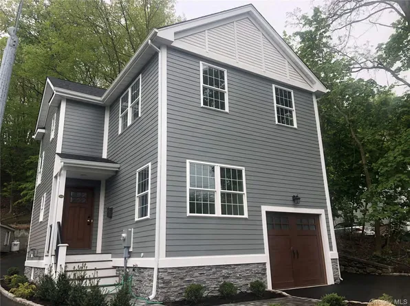 105 Liberty Avenue, Port Jefferson, NY 11777