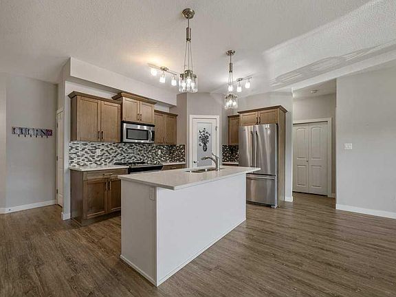5th image of 173 Fairmont Blvd S #102