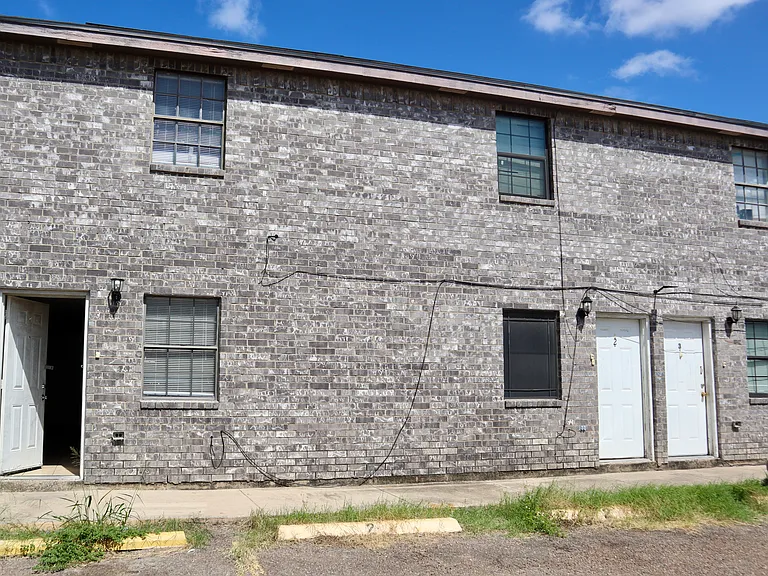 311 N Bridge St #1 — Photo 12