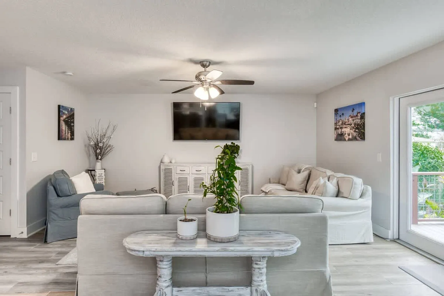 5 bed, 2.0 bath, 2744 sqft, $10,304 — Photo 2