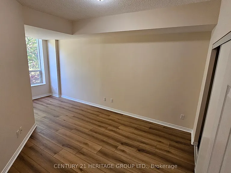 451 Rosewell Ave #202 — Photo 16