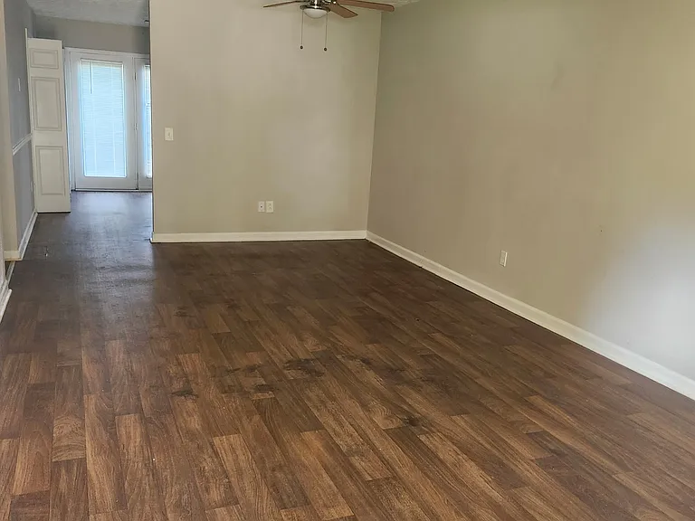 102 Peachtree Ct #A — Photo 8