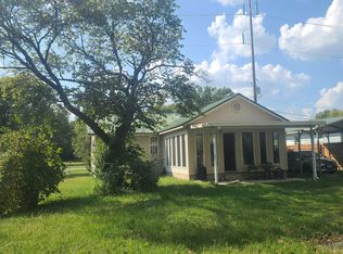 902 N Fulbright Ave, Springfield, MO 65802
