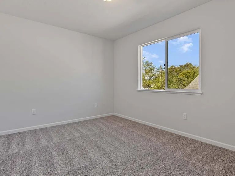 749 Ephesus Ave — Photo 15
