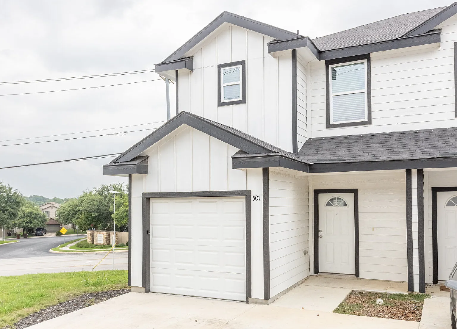 3 bed, 2.5 bath, 1200 sqft, $1,295 — Photo 1