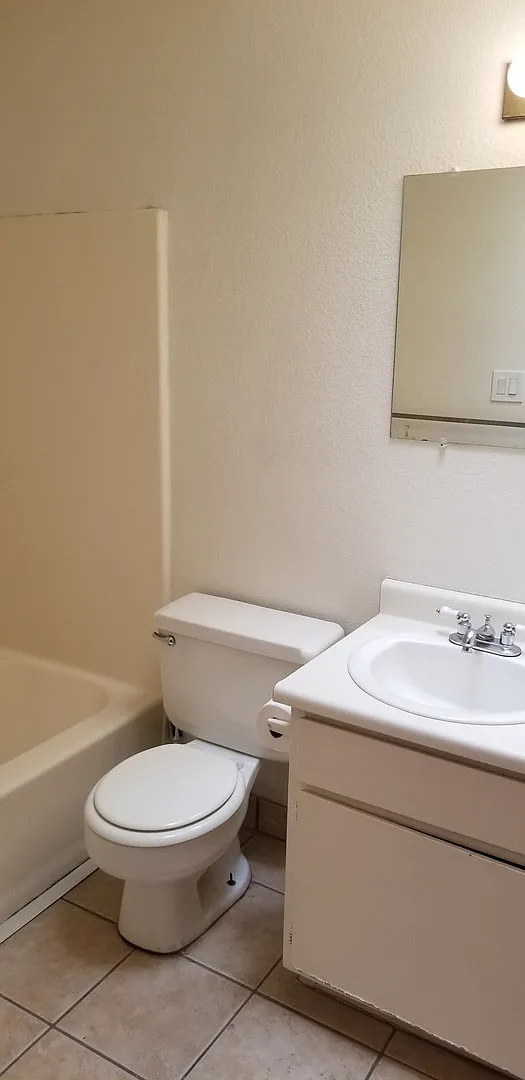 2Bdrm 2BA 2CG 1,151 Sqft — Photo 4