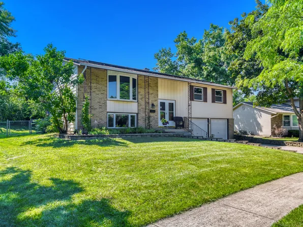 1120 Concord Ln, Hoffman Estates, IL 60192