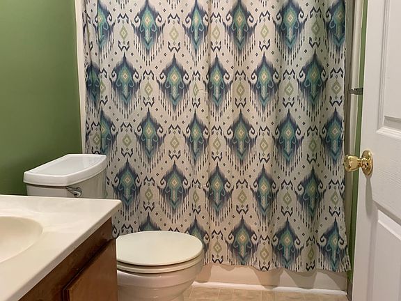 Full bath located upstairs