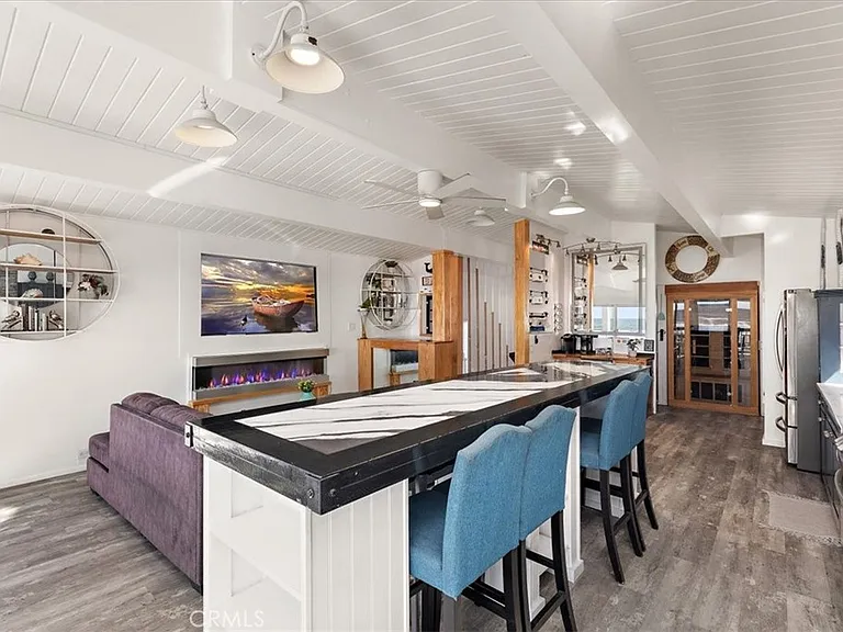 2214 W Oceanfront #B — Photo 9