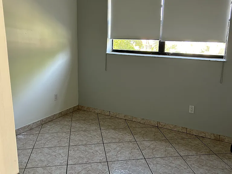 2201 W 53rd Pl — Photo 17