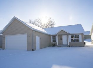 933 W Parker St, Waterloo, IA 50703