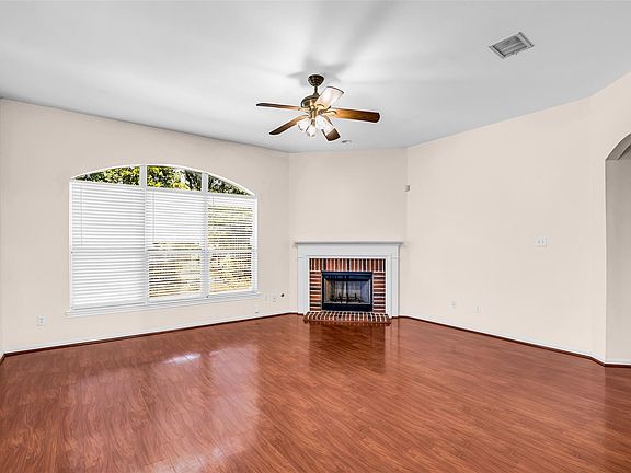 3rd image of 9502 Bending Willow Ln