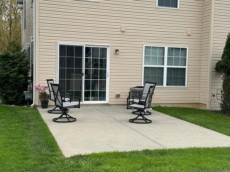 731 Trout Creek Ln — Photo 25