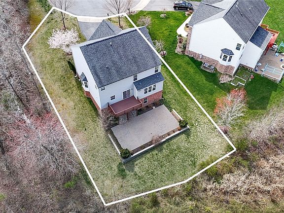 5th image of 4901 Amberwell Place Gln