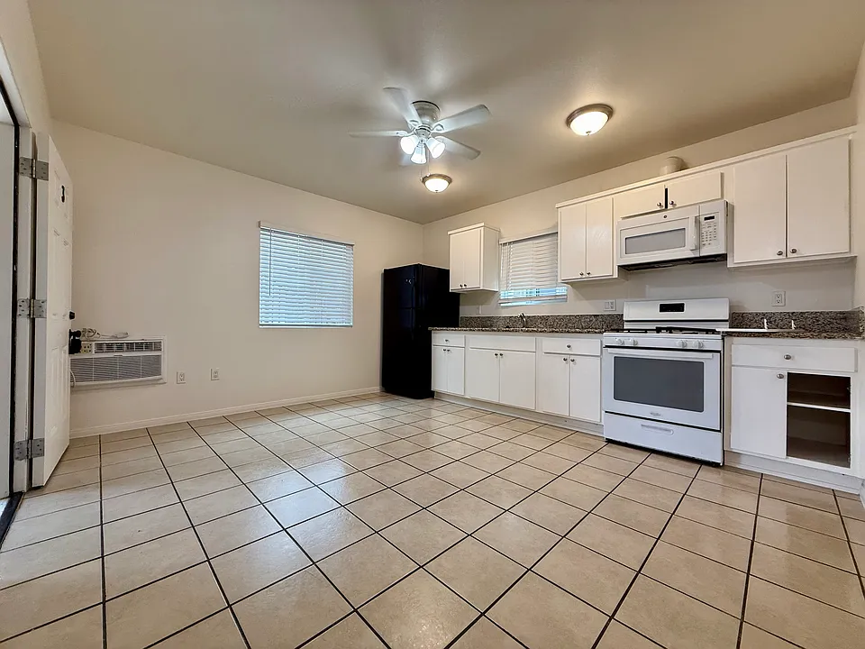 319 Hermosa Ave #17