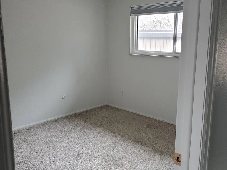 76 S Holman Way — Photo 7