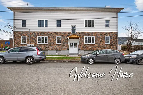 378 Grand St Photo 1