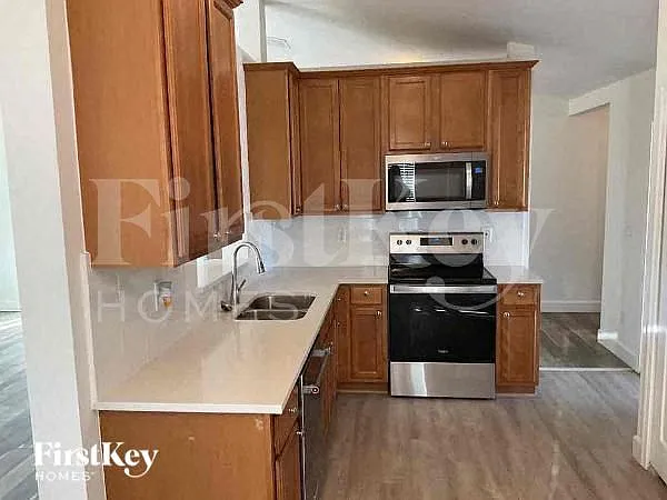314 Marisco Way — Photo 4