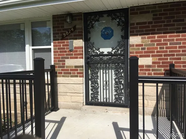 9824 Colony Dr, Saint Louis, MO 63137