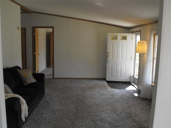3rd image of 251 Aurora St