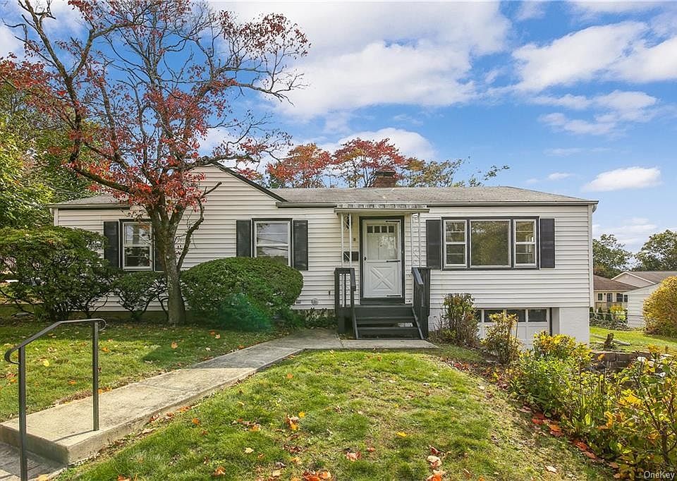 1st image of 1 Hilldale Pl