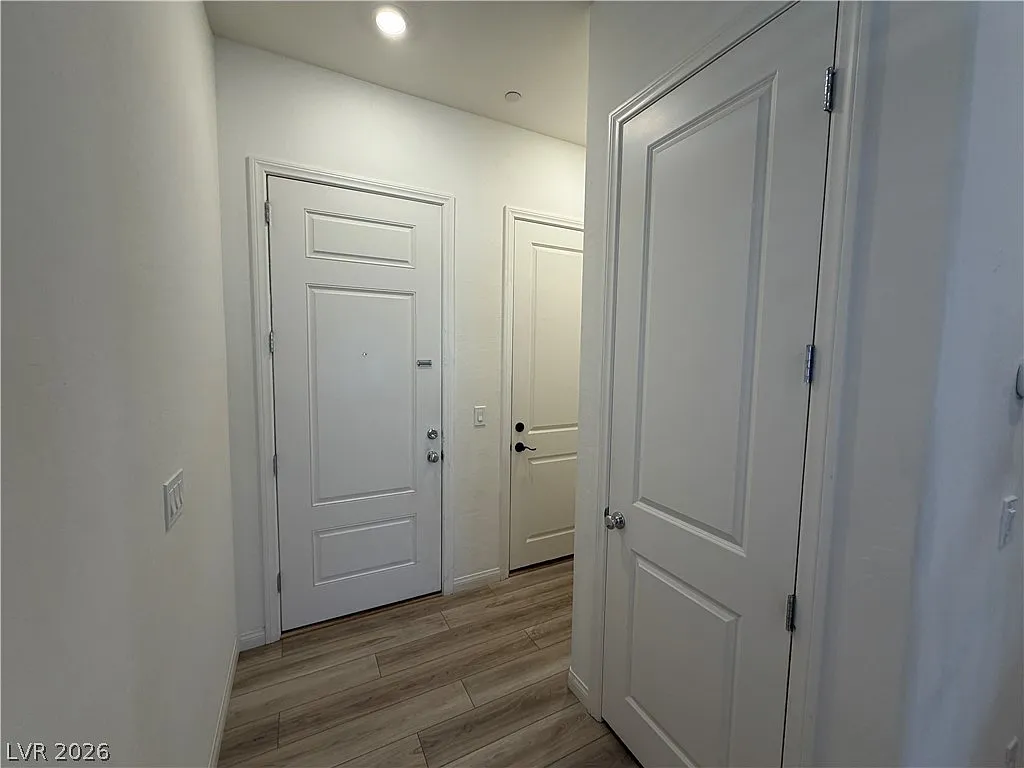 5 bed, 4.0 bath, 2460 sqft, $3,200 — Photo 4