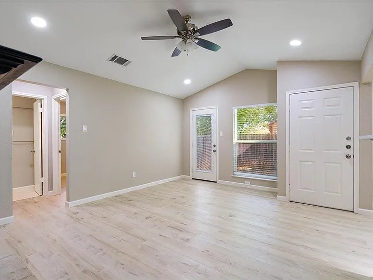 13300 Cowdray Park #B — Photo 8