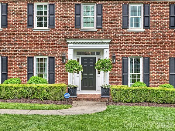 2nd image of 4017 Moorland Dr