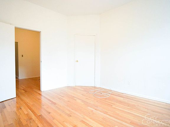 2nd image of 326 E 13th St APT 5