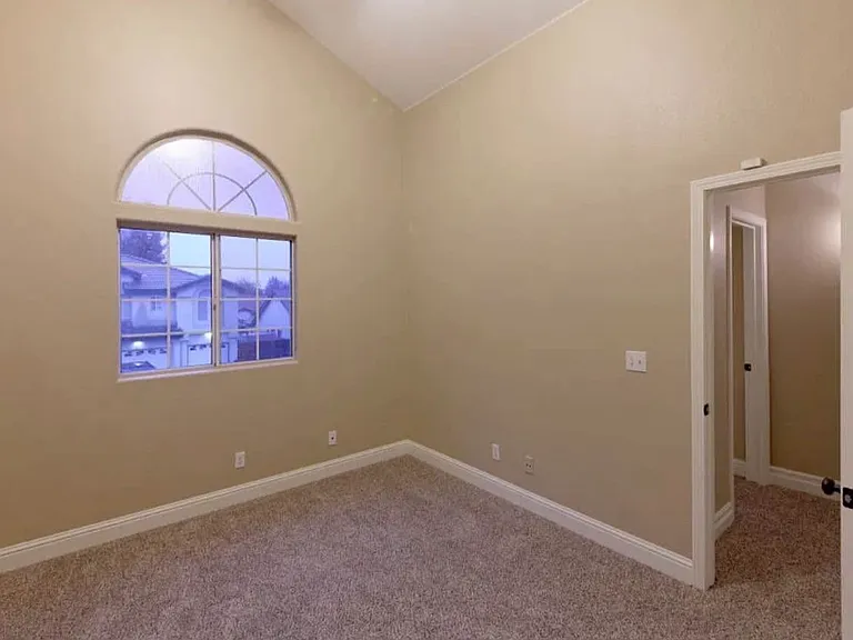 8539 N Barton Ave — Photo 8