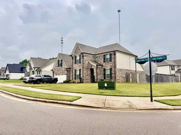 195 Laurel Glen Dr E, Oakland, TN 38060