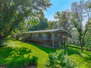 557 White Oak Ln, Hudson, WI 54016