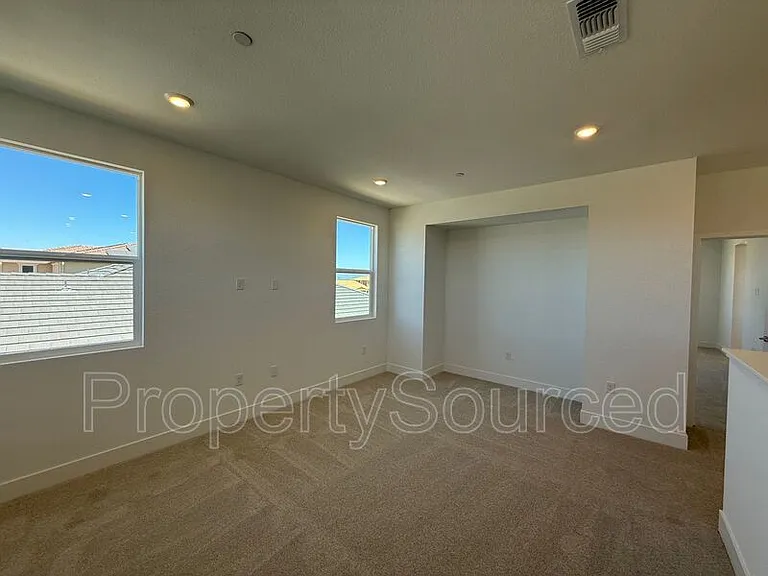 1336 N Martorella Ave — Photo 28