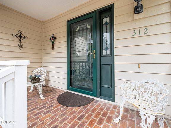 3rd image of 312 Wimbledon Court