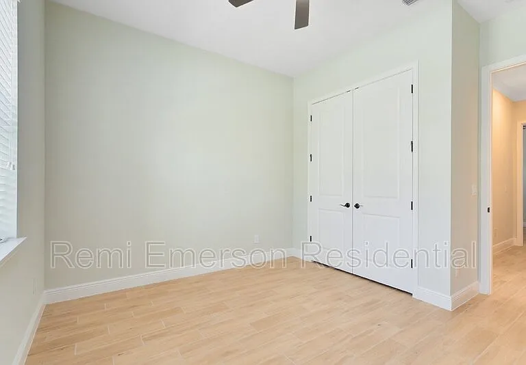 8828 Sperry St — Photo 12