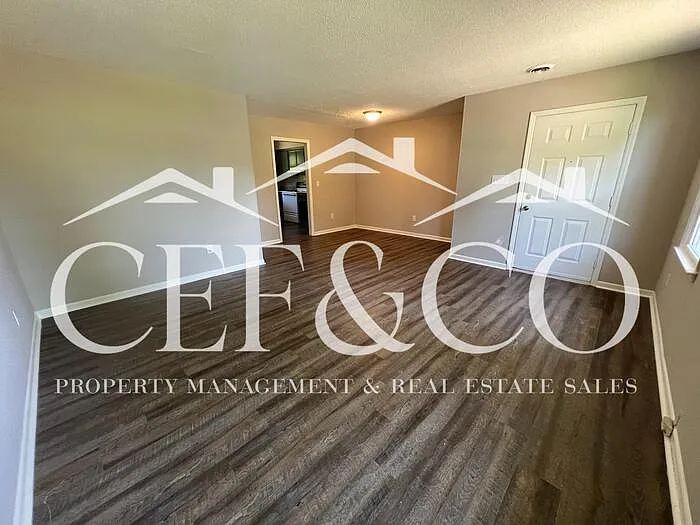 2 bed, 1.0 bath, $995 — Photo 4